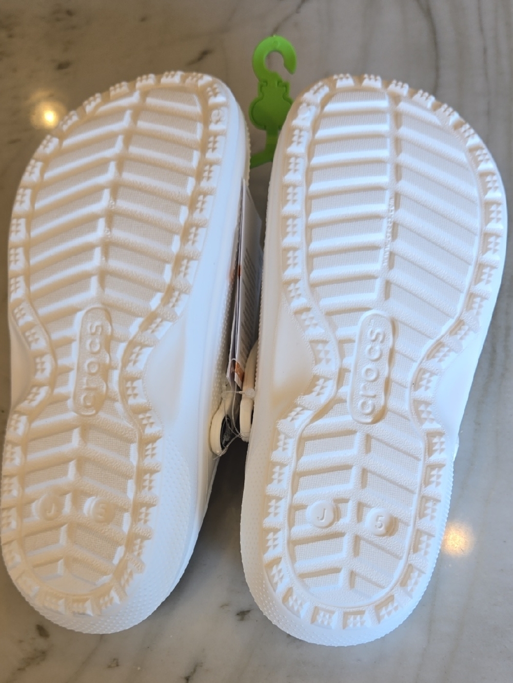 CROCS Kids Classic Lined Clog - White with Gray Lining Size J5 - Picture 3 of 7